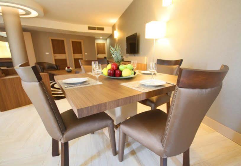 Titanic Hotel&SPA Sulaymaniyah Exterior foto A dining room